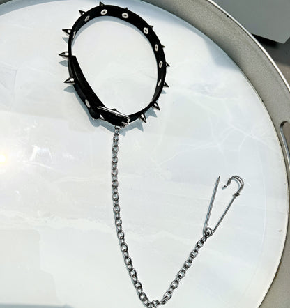 Nana's Safety Pin Leather Choker